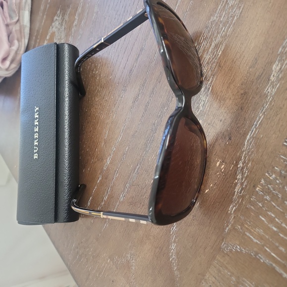 Burberry Sunglasses BE 3173 - Picture 3 of 12